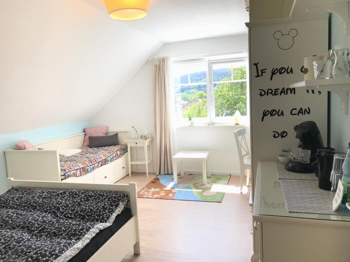 Campbell'S Ridge - Familienzimmer Im Kurviertel Von Bad Orb Bagian luar foto